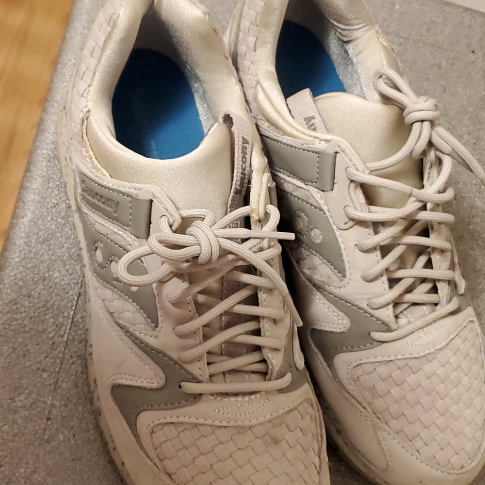 Saucony shoes